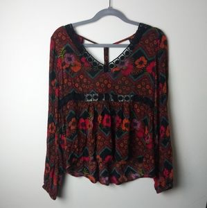 Gorgeous! Patrons of peace sign long sleeve top
